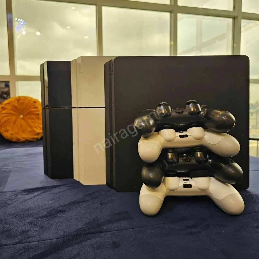 Play station 4 console